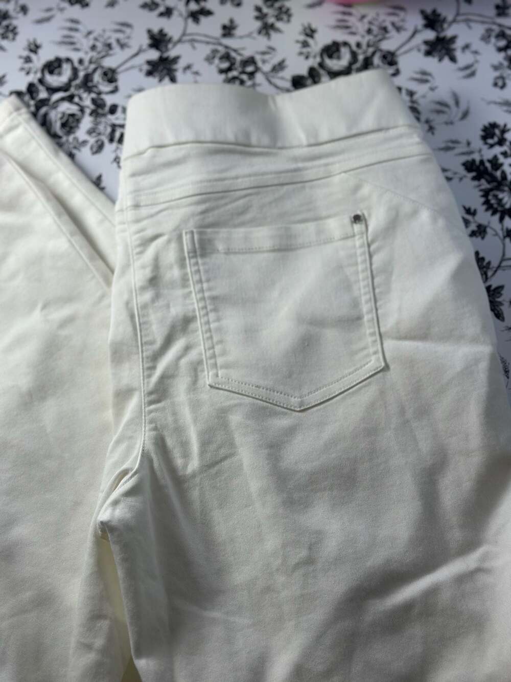 Style & Co. Women's White Slim Leg Comfort Waistband Pants - Picture 3 of 4